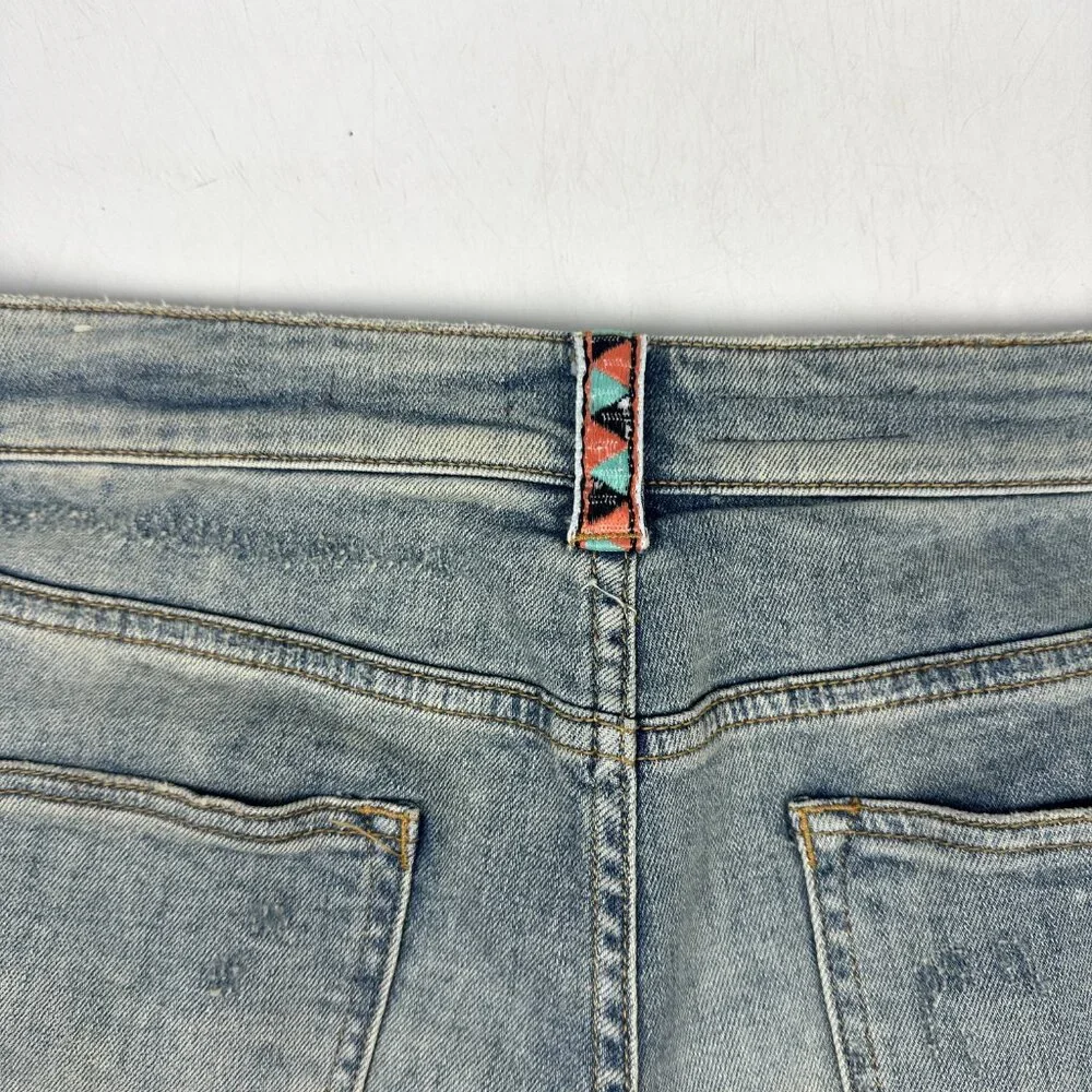 Anthropologie Pilcro Signature High‎ Rise Embroidered Western Denim Short 30 - Picture 9 of 13